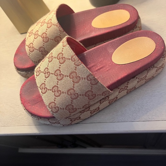 Gucci slides - Picture 2 of 4